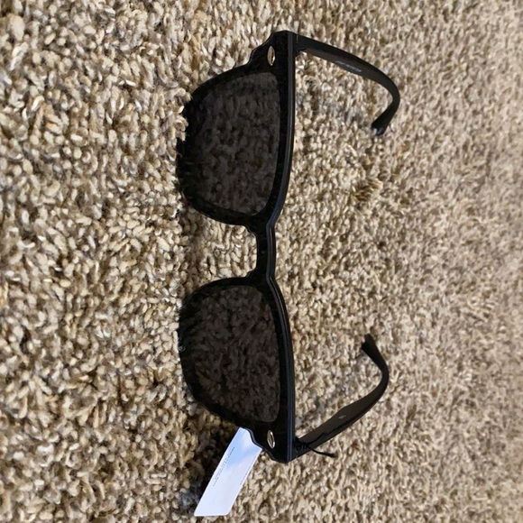 Sunglasses - Picture 3 of 5